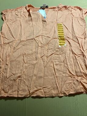 Nine West Peach Short Sleeve V-Neck Blouse